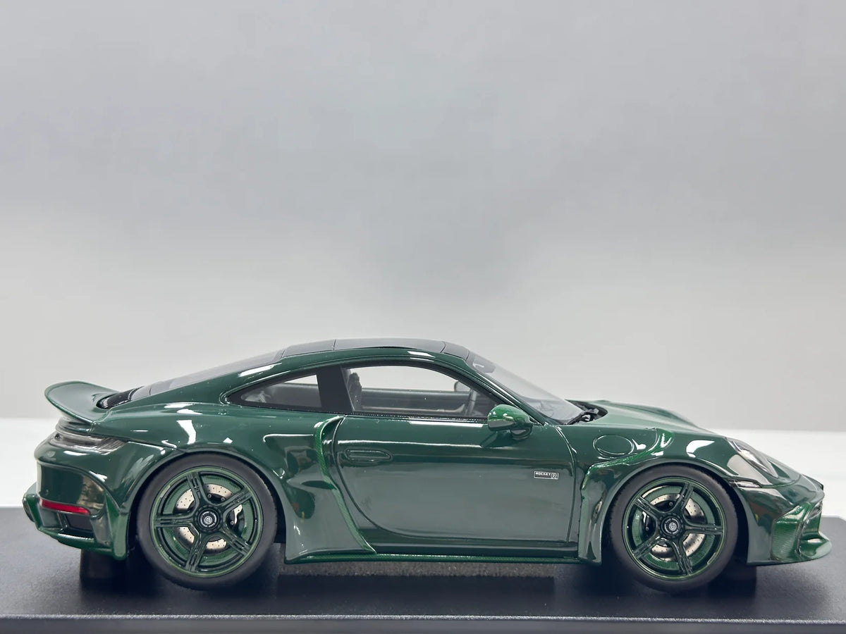 GT Spirit 1/18 Brabus 900 Rocket Green