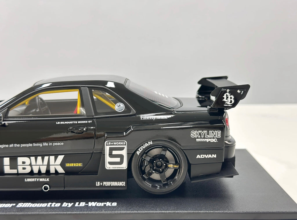 GT Spirit 1/18 Nissan Skyline GTR R34 LB