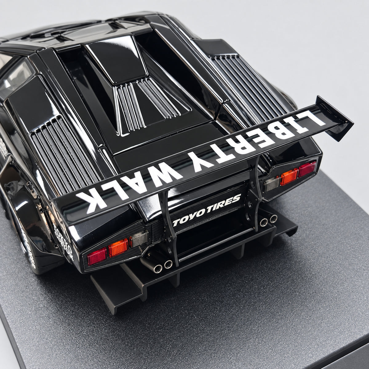 GT Spirit 1/18 Lamborghini Countach