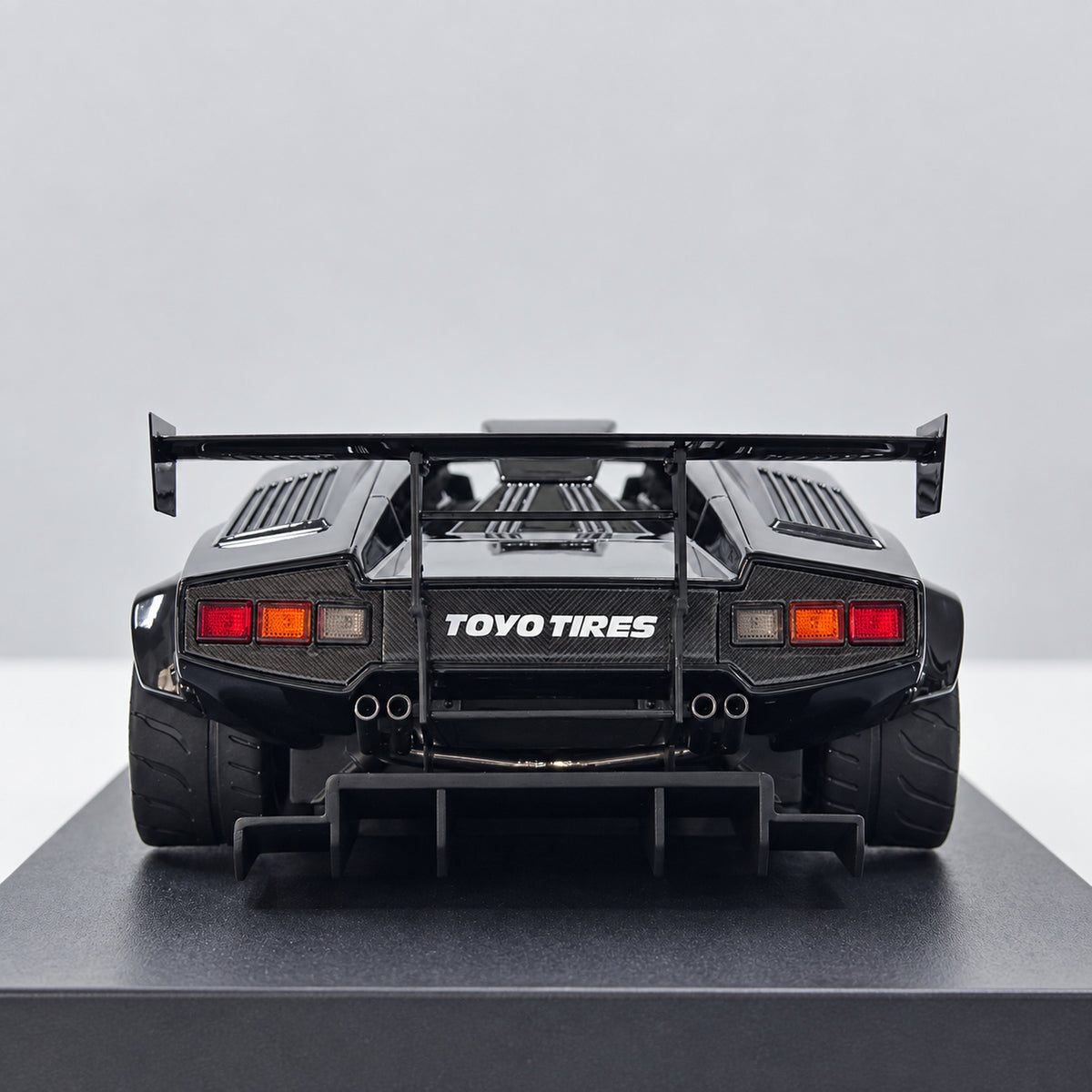 GT Spirit 1/18 Lamborghini Countach