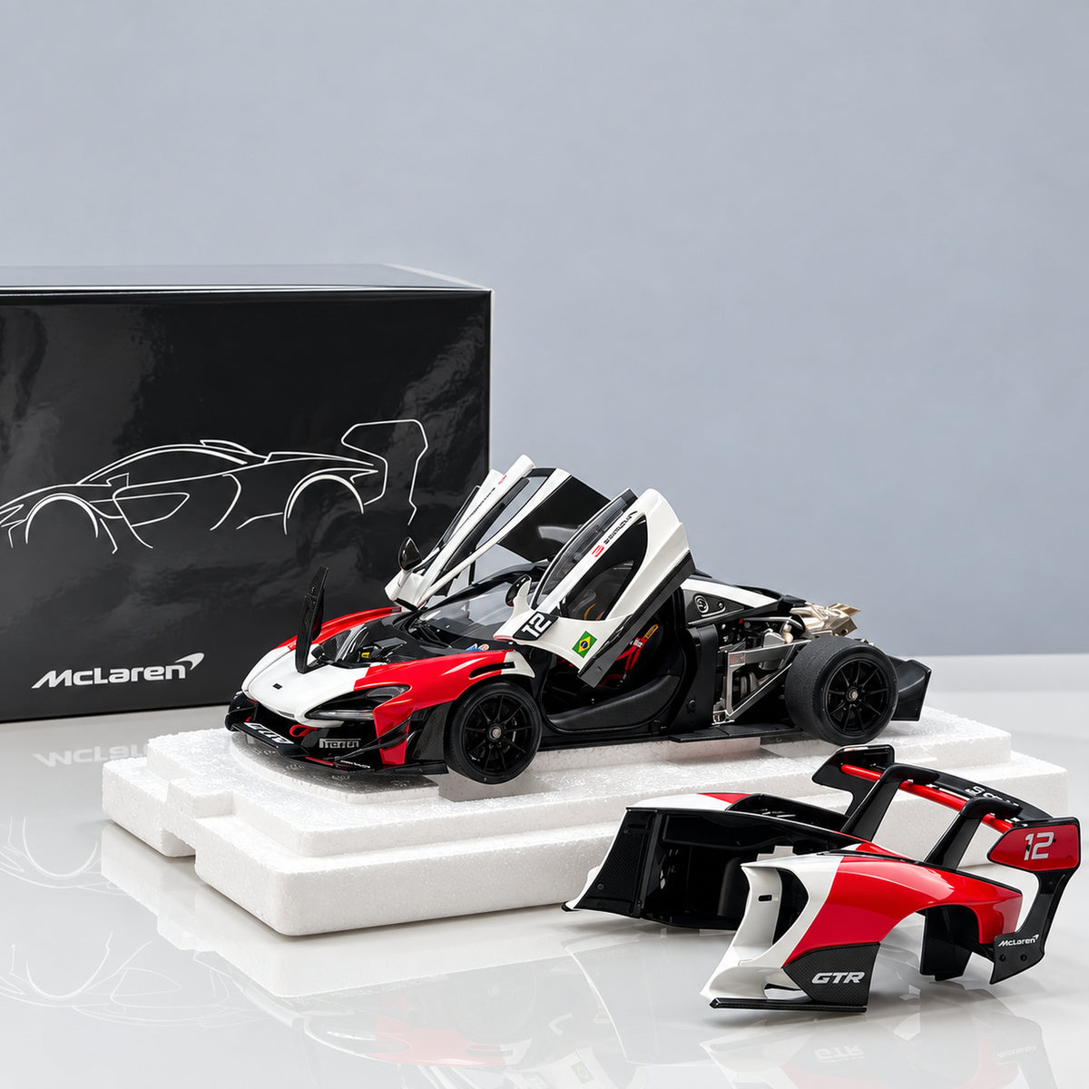 LCD 1/18 McLaren Senna GTR