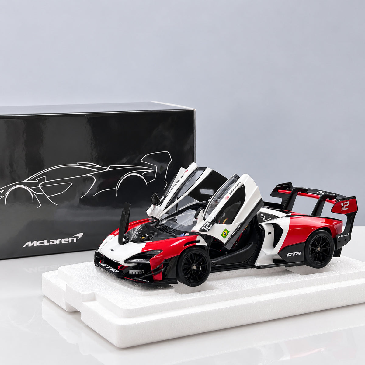 LCD 1/18 McLaren Senna GTR